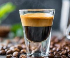 Cafea la Espressor vs. Cafea Preparată la Ibric