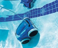 Roboți de curățare pentru piscină – soluția inteligentă pentru apa mereu curată